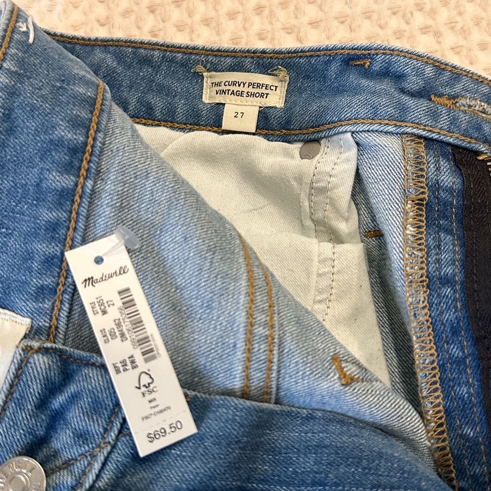 Madewell: The curvy perfect vintage short sz27